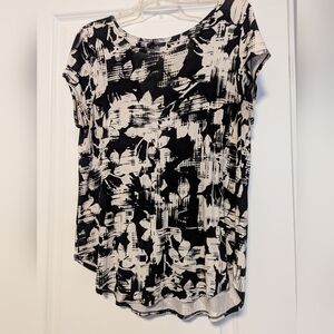 Alfani Black and White Abstract Blouse